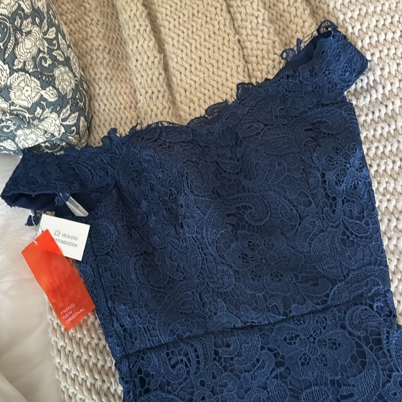 Size 4 custom dress new with tags. - Picture 2 of 4